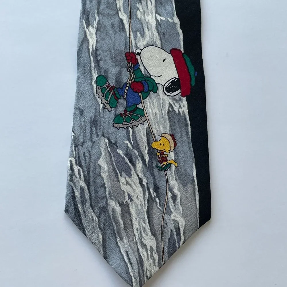 Vintage Peanuts On The Rocks Snoopy Woodstock 100% Silk Tie Men's Black Necktie